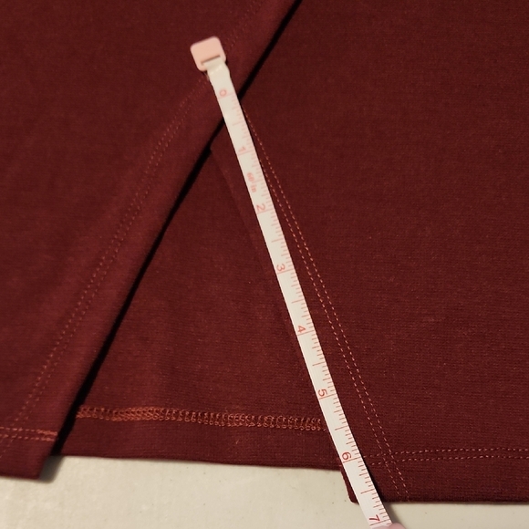 NWT Fitted Burgundy Skirt W/ Slit - Picture 6 of 6